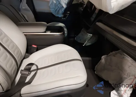 2024 Rivian R1S Adventure Dual Motor Max Pack/Adventure Dual Motor Perf Max Pack z USA, uszkodzony, nr VIN 7PDSGCBA3RN030064